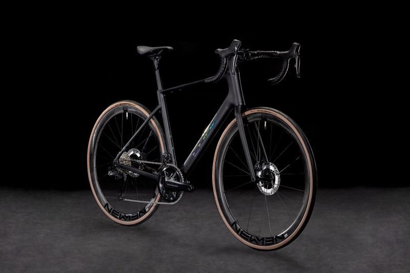 Cube Attain C:62 SLT carbon´n´rainbow – Bild 8